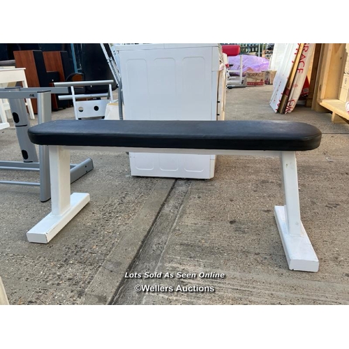 7 - Flat padded gym bench, 50cm h x 122cm l x 41cm w / JGS420