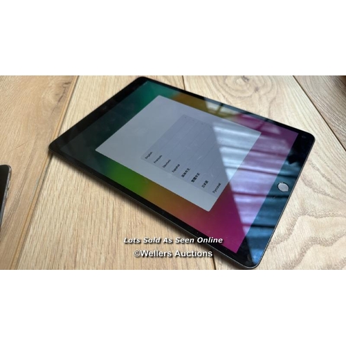 2172 - APPLE IPAD AIR 3 / A2152 / 256GB / SPACE GREY / SERIAL NO. F9FD40GULMPL / I-CLOUD LOCKED