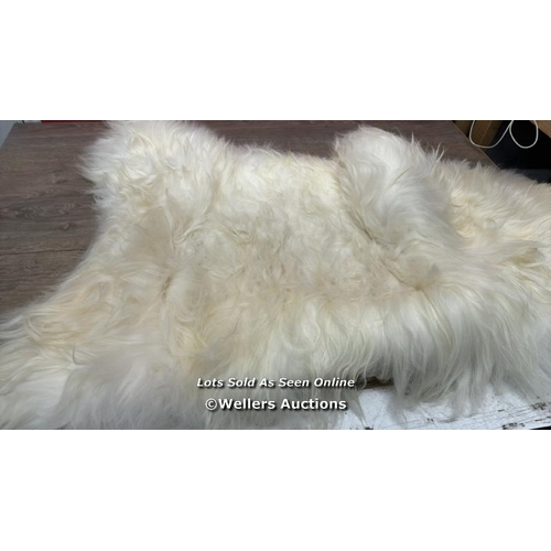 1057 - FAIRMONT PARK DELOIS HANDMADE SHAG SHEEPSKIN CREAM RUG / RRP:  91.99 / W2