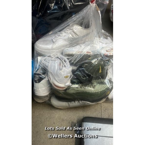 1613 - BAG OF TRAINERS INCL. NIKE [0]