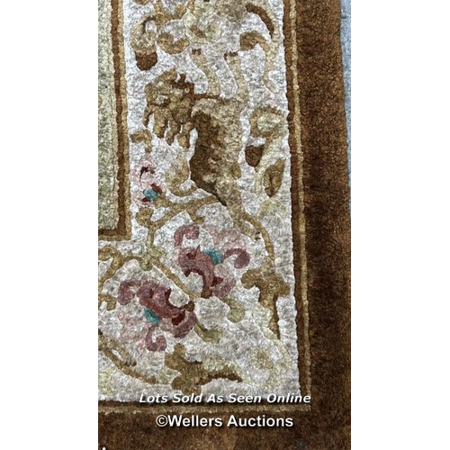 98 - Oriental style floral rug, 186 x 122cm