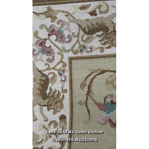 98 - Oriental style floral rug, 186 x 122cm