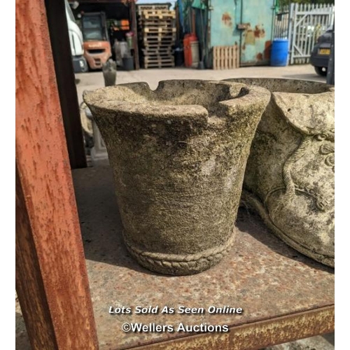 14 - p0142 Small reconstituted stone pot, H: 20cm x W: 21cm