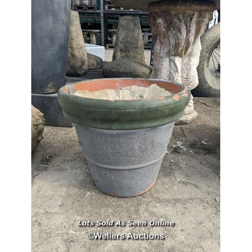 28 - p0139 Reconstituted stone and resin garden tub, H: 39cm x W: 45cm