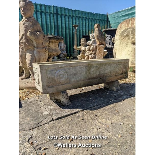 59 - p0125 Reconstituted stone Tudor trough, H: 30cm x W: 92cm x D: 21cm