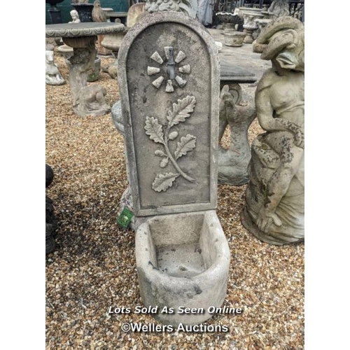 6 - w0075 Reconstituted stone oak fountain, H: 95cm x W: 35cm x D: 40cm