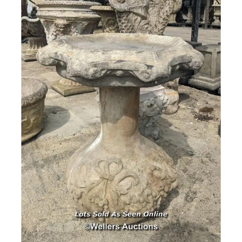 9 - w0074 Reconstituted stone bulb birdbath, H: 67cm x W: 55cm