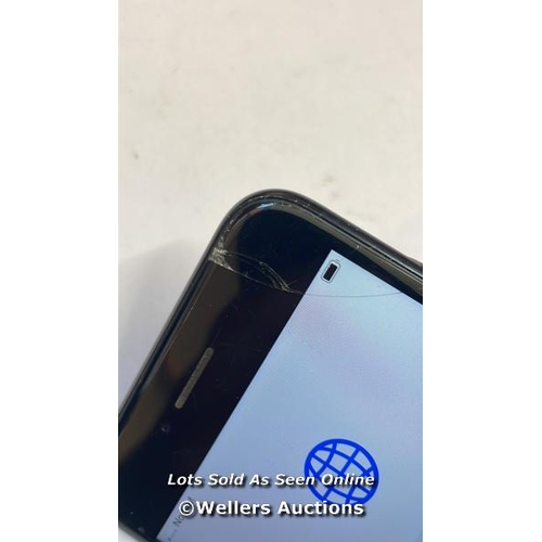 8232 - APPLE IPHONE 7 / BLACK / 32GB / SERIAL. NO. DX4XNKP8HG7F / ICLOUD UNLOCKED