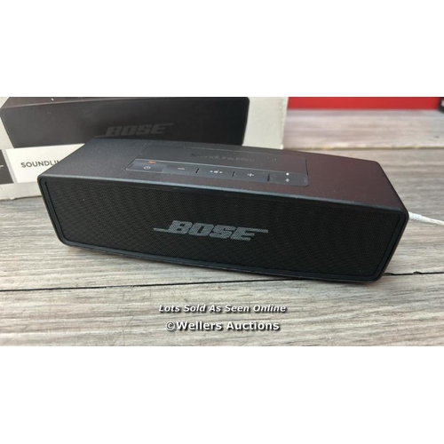 8501 - BOSE SOUNDLINK MINI SE SPEAKER / POWERS UP / MINIMAL SIGNS OF USE