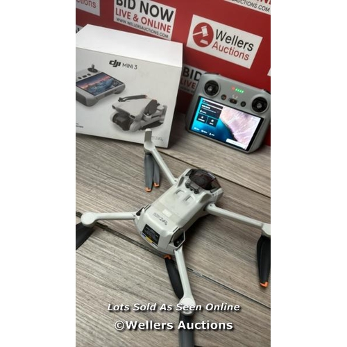 8631 - DJI MINI DRONE WITH DJI REMOTE CONTROL / POWERS UP / SIGNS OF USE / NOT FULLY TESTED