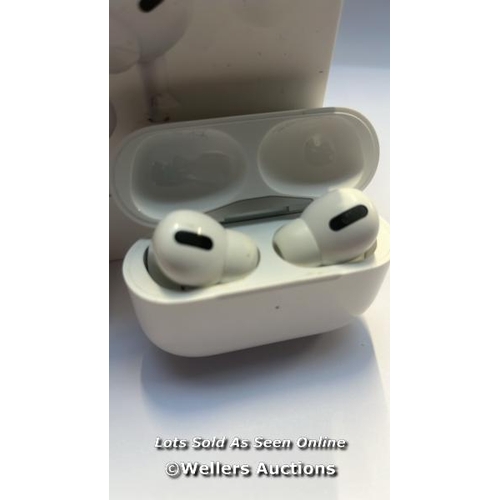 8709 - APPLE AIRPODS PRO (2ND GEN) MTJV3ZM/A / POWERS UP / CONNECTS TO BUETOOTH AND PLAYS MUSIC