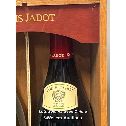 111 - Louis Jadot Gift Set incl. Macon Blanc Villages & 2012 Bourgogne Pinot Noir, both 75cl & 12.5% / AN1... 