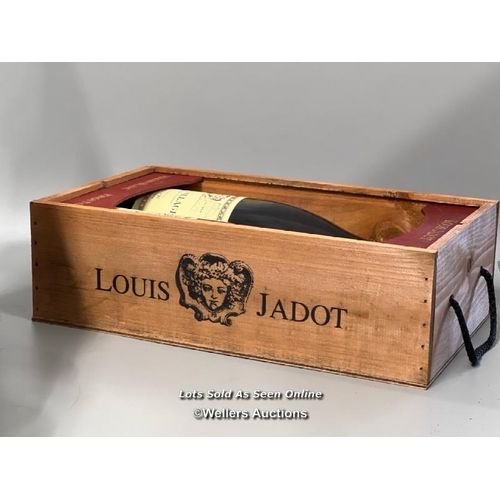 111 - Louis Jadot Gift Set incl. Macon Blanc Villages & 2012 Bourgogne Pinot Noir, both 75cl & 12.5% / AN1... 