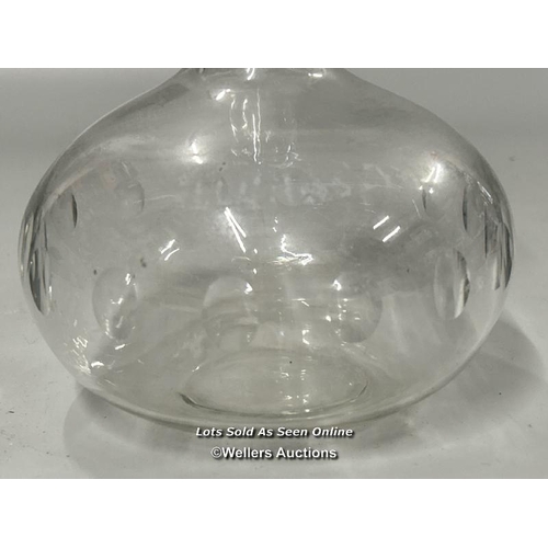 137 - Vintage glass decanter, 29cm high /AN19