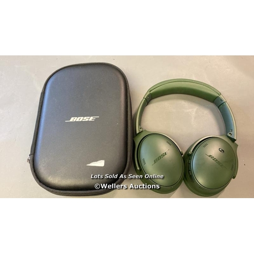 9521 - BOSE MODEL: 437310 GREEN  HEADPHONES WITH CASE