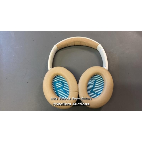 9522 - BOSE QC25 CREAM COLOUR HEADPHONES WITH CASE AND CABLE