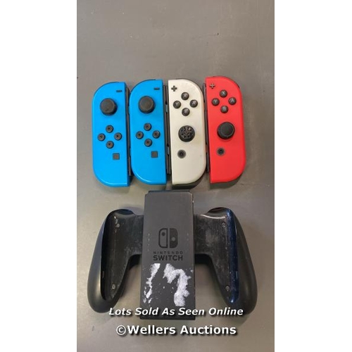 9677 - NINTENDO SWITCH JOYCON GRIP COMFOR AND SWITCH CONSOLE BUNDLE X4