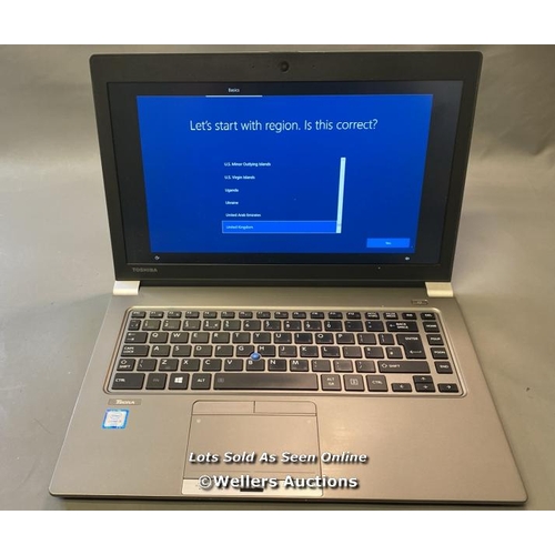 9692 - LAPTOP: TOSHIBA 180 GB CORE 15-62004 @ 2.4 GHZ 8GB RAM WIN 10