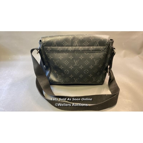 9566 - LOUIS VUITTON MADE IN FRANCE HANDBAG