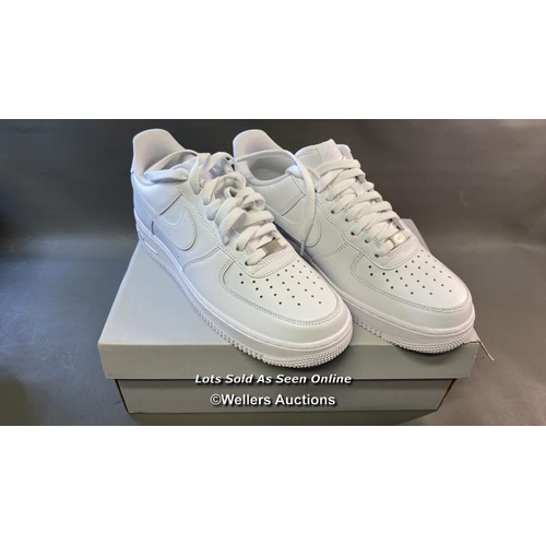 9569 - NIKE TRAINERS AIR FORCE 1 '07  SIZE UK 8 - BRAND NEW