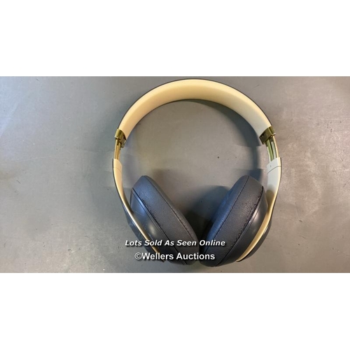 9587 - HEADPHONES  BEATS - FOAM DAMAGED