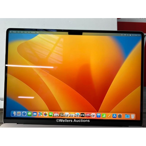 8214 - APPLE MACBOOK AIR 15.3