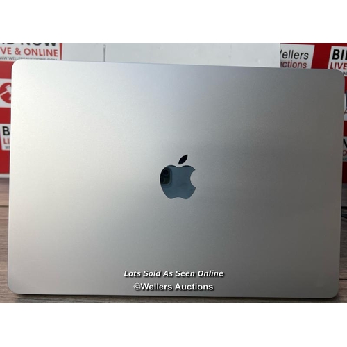 8214 - APPLE MACBOOK AIR 15.3