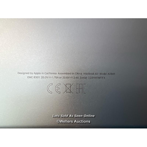 8214 - APPLE MACBOOK AIR 15.3