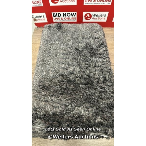 2117 - TOWN & COUNTRY LIVING CONFETTI SHAG ACCENT RUG (68CM X 114CM) / APPEARS NEW OPEN BOX / E18