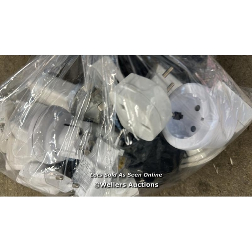 2850 - BAG OF ADAPTERS / G