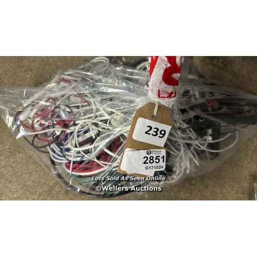 2851 - BAG OF EARPHONES / G