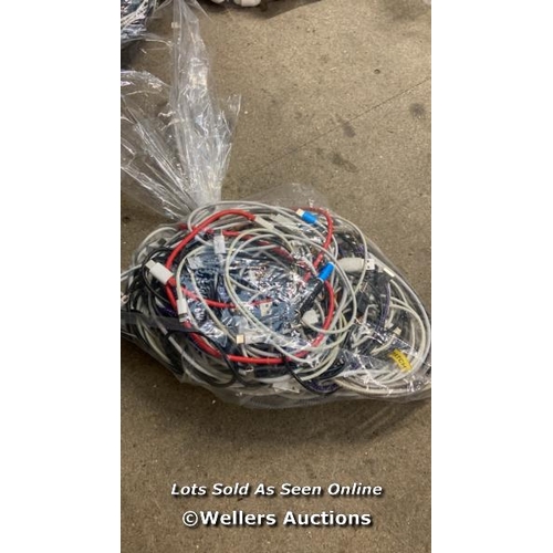 2867 - BAG OF CABLES