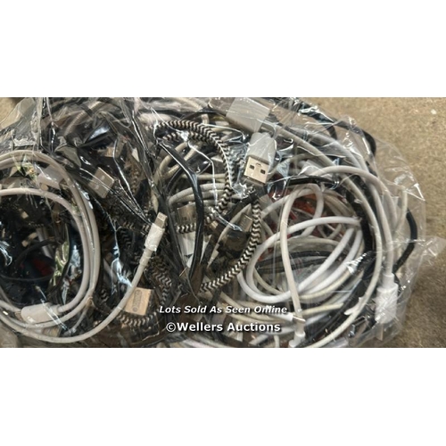 2879 - BAG OF CABLES