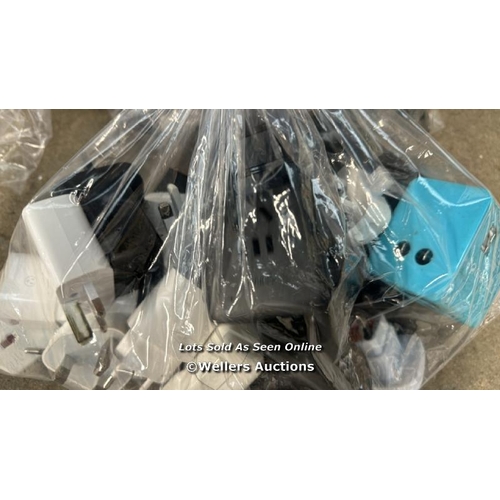 2883 - BAG OF ADAPTERS