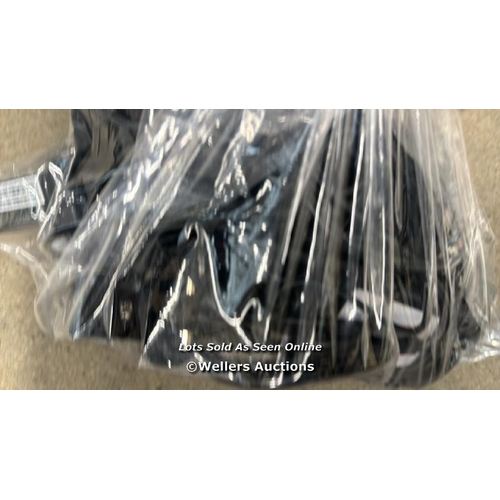 2885 - BAG OF POWER BANK X4