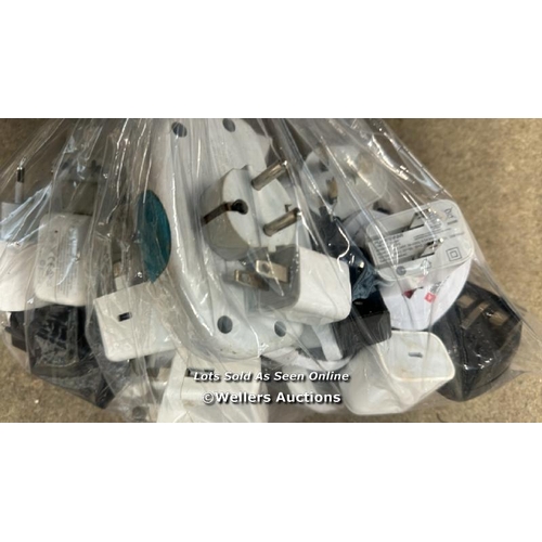 2887 - BAG OF ADAPTERS