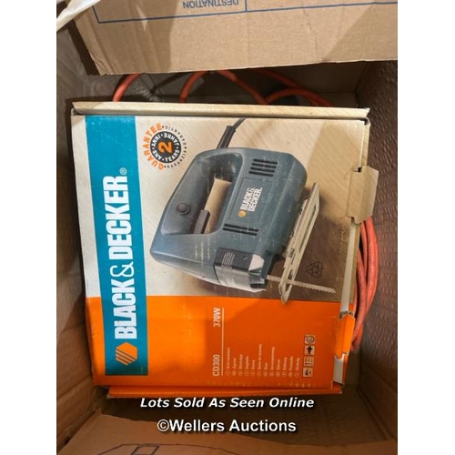 22 - Outdoor extension lead and a Black and Decker jigsaw / Container no. BM000130