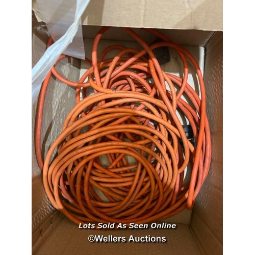 22 - Outdoor extension lead and a Black and Decker jigsaw / Container no. BM000130