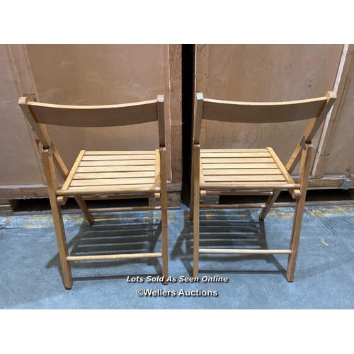 33 - Two modern folding chairs / Container no. BM000130