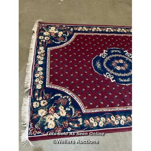 56 - Persian style rug, 158cm x 230cm / Container no. BM000847