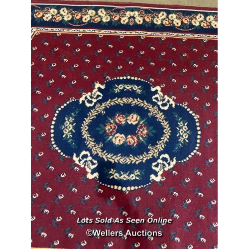 56 - Persian style rug, 158cm x 230cm / Container no. BM000847