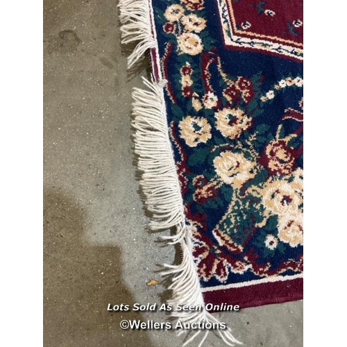 56 - Persian style rug, 158cm x 230cm / Container no. BM000847