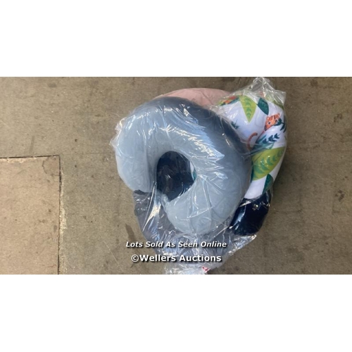 4600 - BAG OF TRAVEL PILLOW