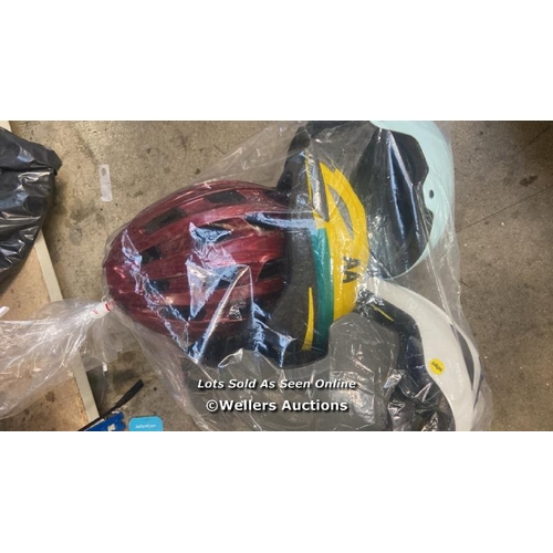 4624 - BAG OF BICYCLE HELMETS