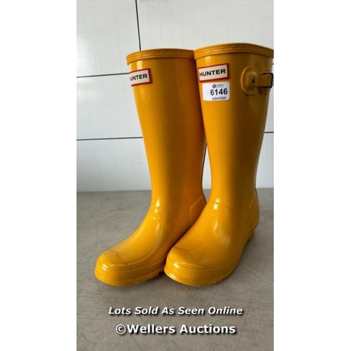 6146 - CHILDRENS NEW HUNTER CLASSIC TALL WELLINGTON BOOTS / UK 1 / E79