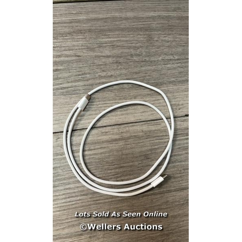 6590 - APPLE USB-C WOVEN CHARGE CABLE (1M)  / APPEARS TO BE IN GOOD CONDITION / SEE ALL IMAGES TO ASSIST / ... 