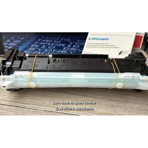 8017 - HP W1350X 135X HIGH YIELD ORIGINAL LASERJET TONER CARTRIDGE, BLACK, SINGLE PACK / MINIMAL SIGNS OF U... 