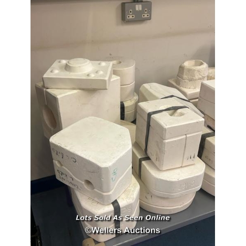 2005 - Approx. x23 assorted pottery moulds for mugs, vases and plaques / Scotch Horn Leisure Centre, Nailse... 