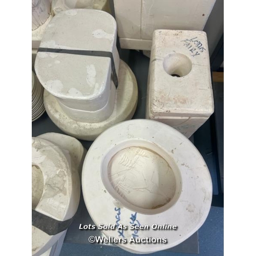 2005 - Approx. x23 assorted pottery moulds for mugs, vases and plaques / Scotch Horn Leisure Centre, Nailse... 