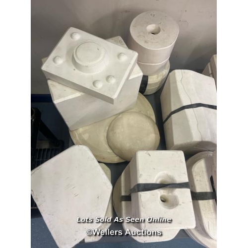 2005 - Approx. x23 assorted pottery moulds for mugs, vases and plaques / Scotch Horn Leisure Centre, Nailse... 